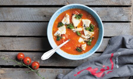 Zupa pomidorowa z dorszem, imbirem i nutą cytryny